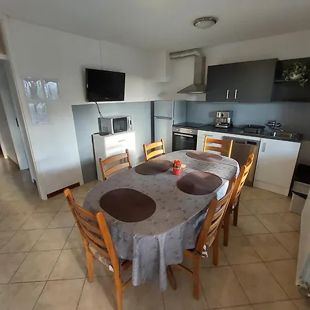 Apartma Mila *